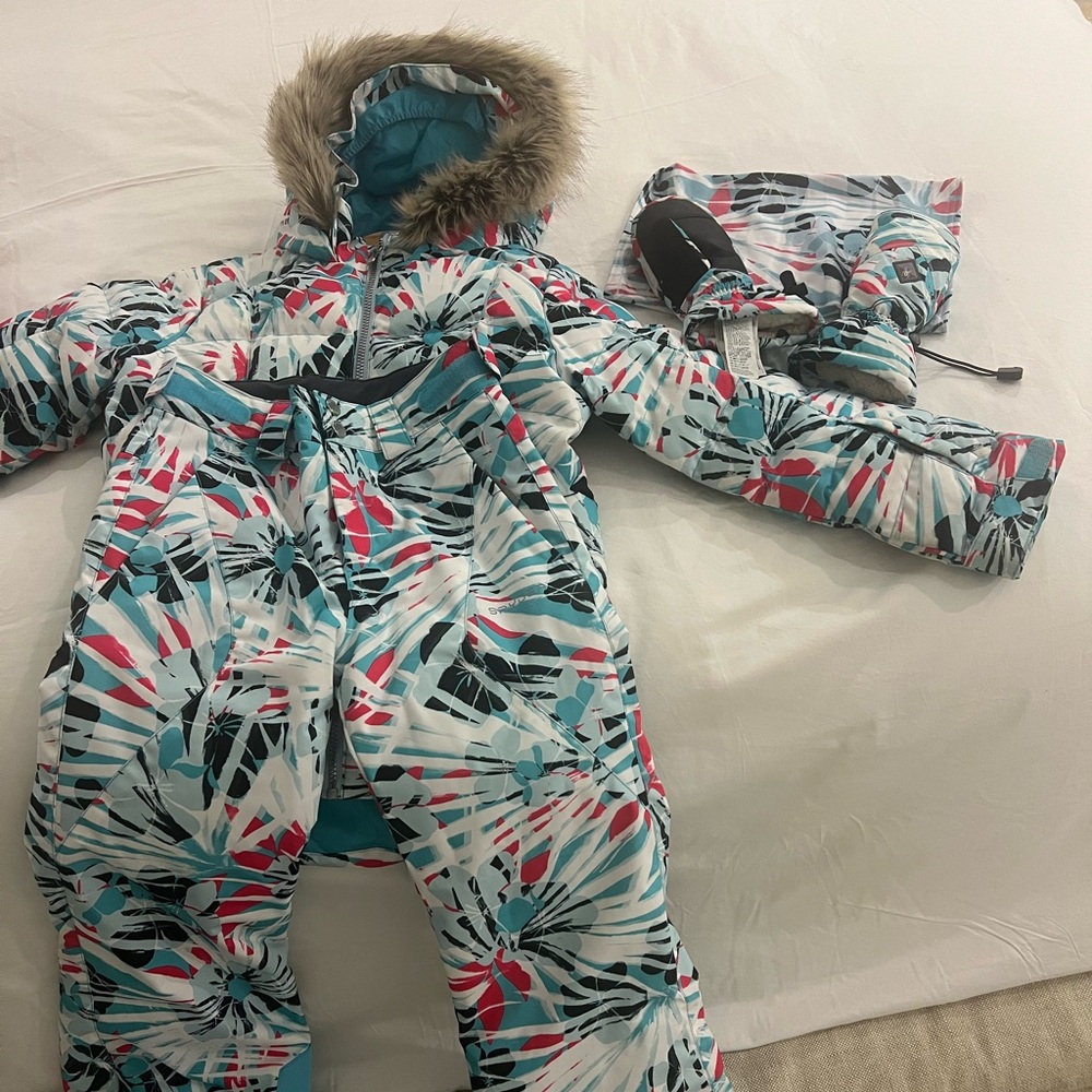 Spyder snow girls set size 10, down jacket, pant, globes and cruise (neck).